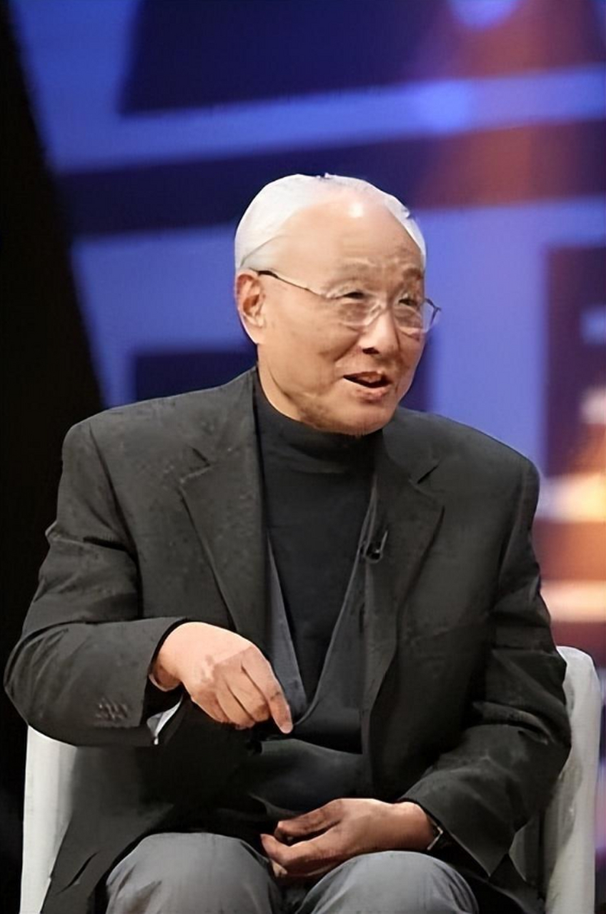 仲星火是我国第一代著名的电影表演艺术家,主演了《今天我休息》《农