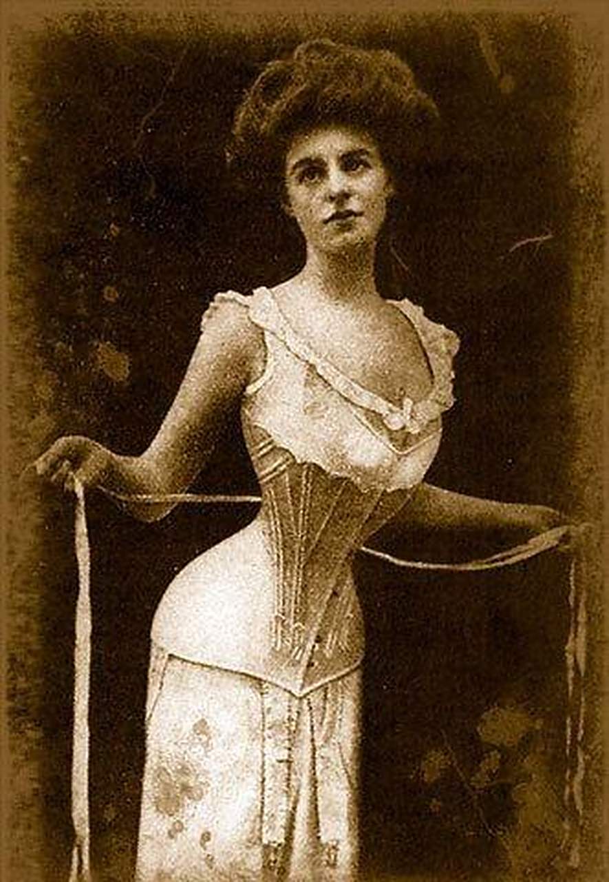 领动计划# 老照片:欧洲的束腰美女,看来欧洲那时候也是以瘦为美