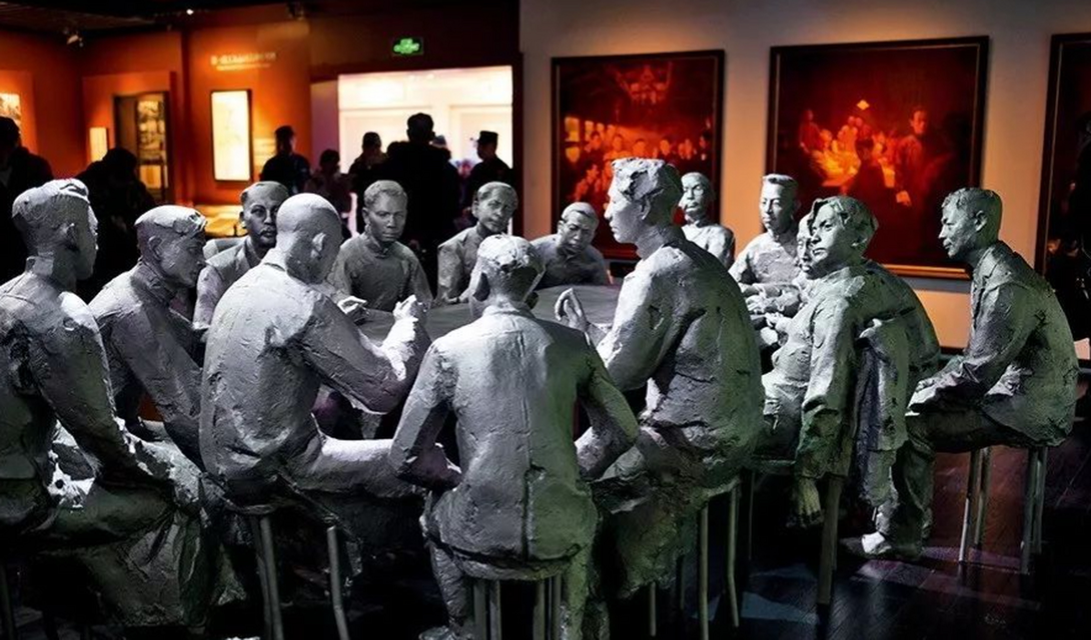 1921年7月30日,参加中共一大会议的共产国际代表马林正在用英语讲话