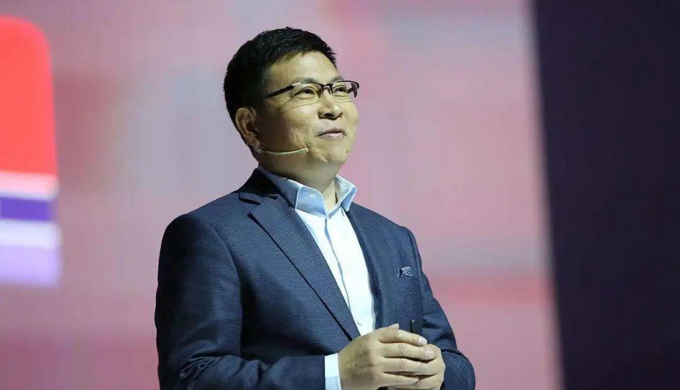 余承东正面回应华为任正非,徐直军发出的"不造车"决定:"这个时代变了