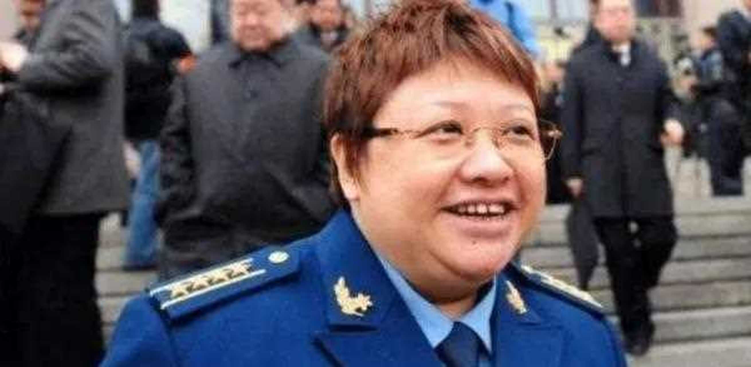 甄嬛姐妹俩竟然都当过兵,而且徐璐当兵的年头竟然这么长,怪不得姐妹两