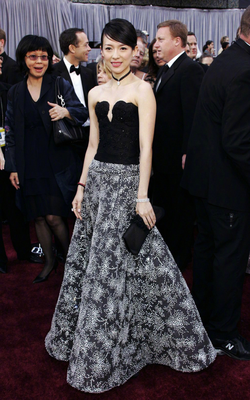 章子怡  2006年第78届奥斯卡颁奖典礼,一袭armani privé高定礼服亮相