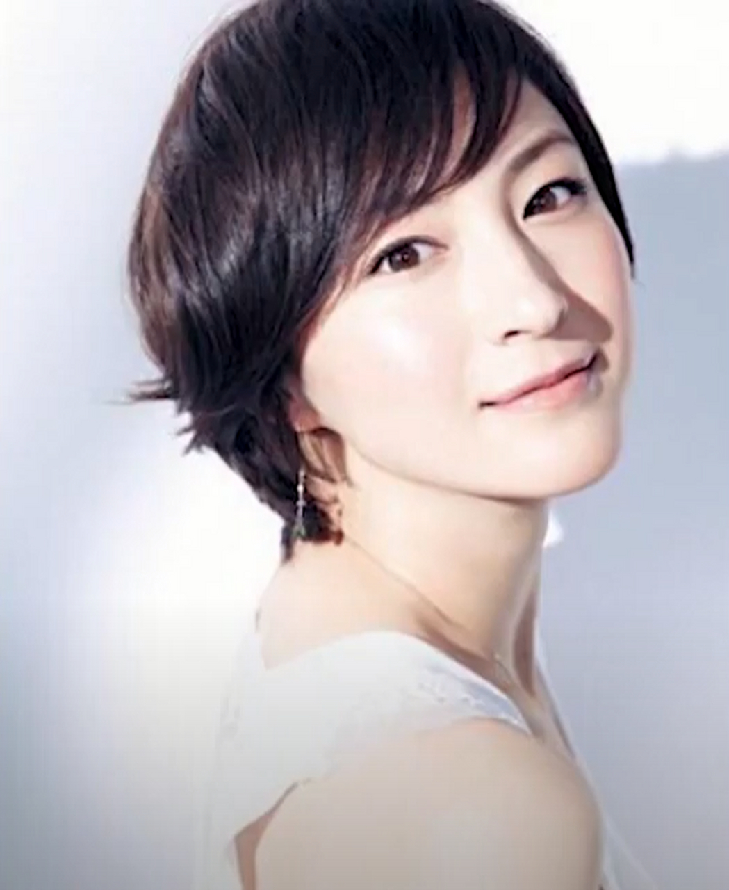 日本高学历艺人 堺雅人:1973年10月14日出生,兵库县人.