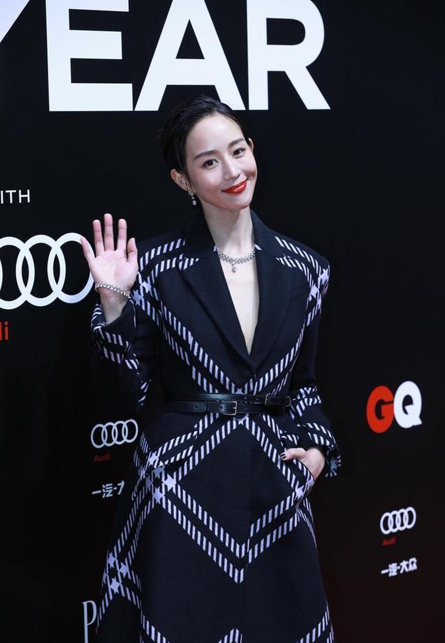 2020gq年度人物盛典:张钧甯短发亮相温柔可人