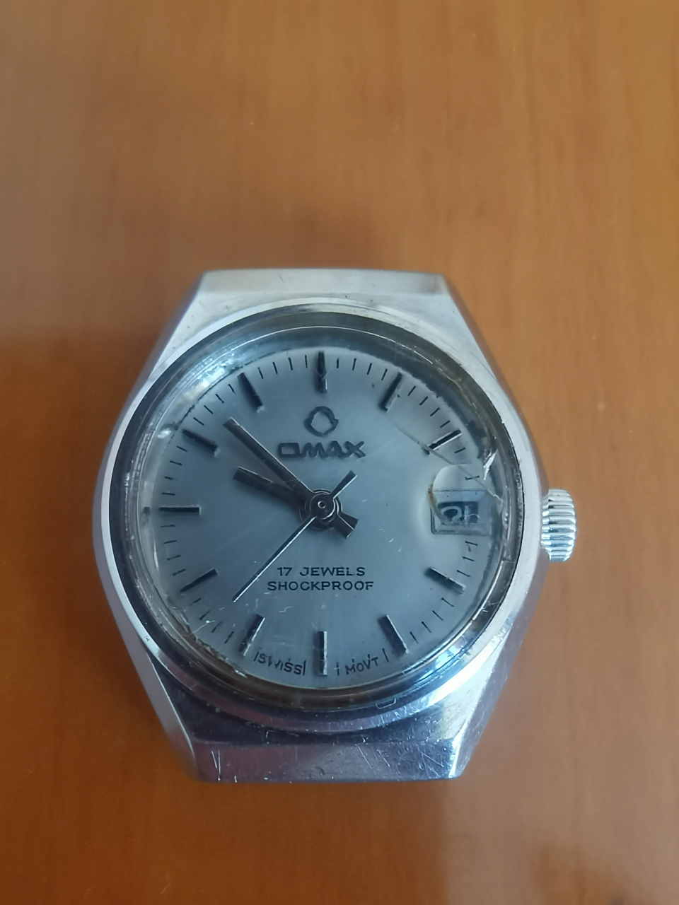 看到一块老式机械表,也不知道是啥牌子的,谁知道吗?