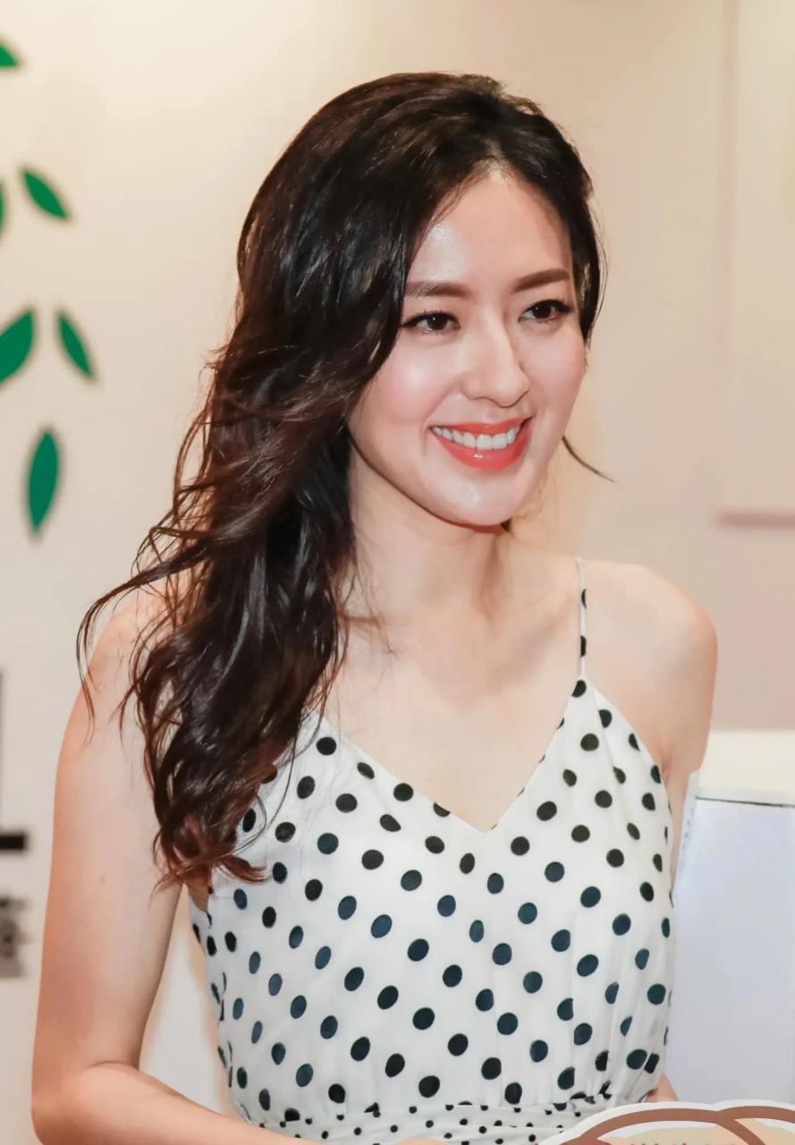 gif创作人# 香港第一视后唐诗咏真是国色天香倾国倾城的极品佳人