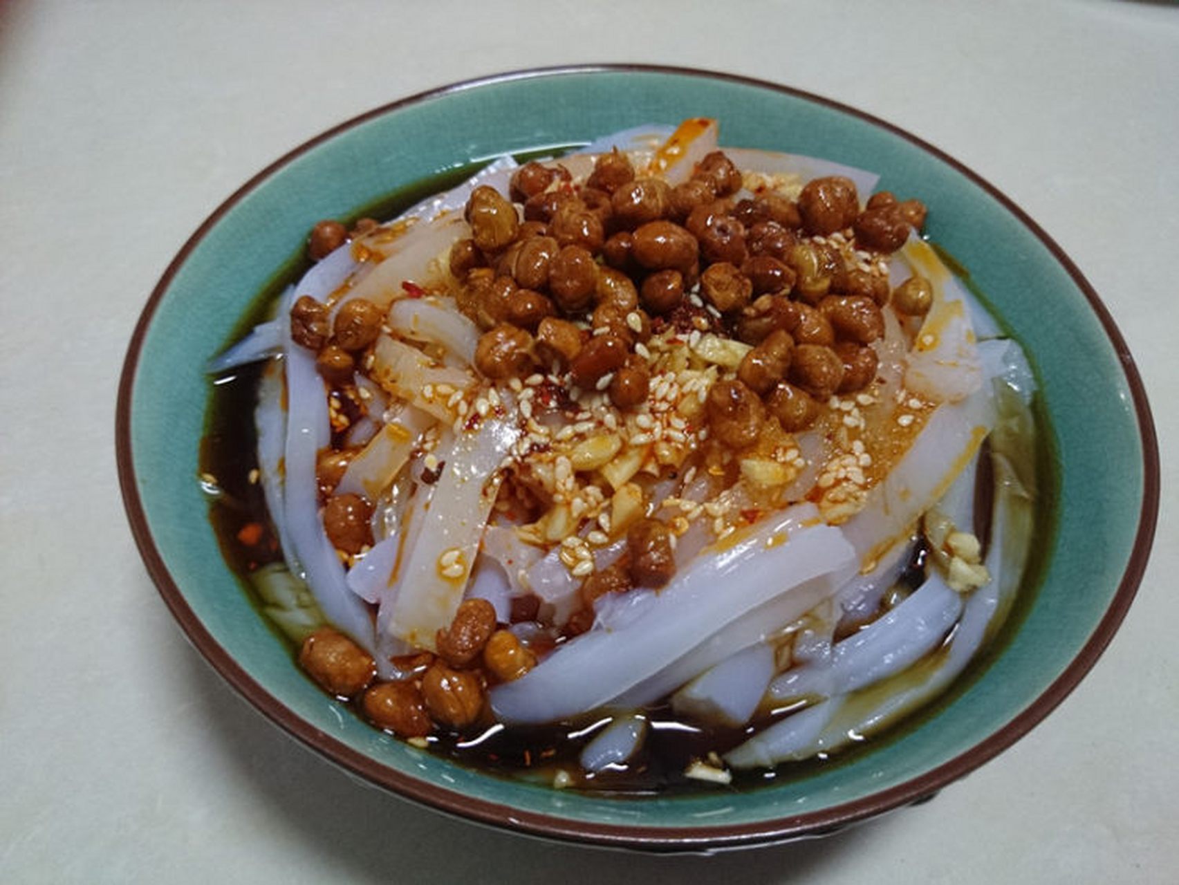 来定西旅游必吃美食通渭县的凉粉 定西通渭县的凉粉也是不错的选择
