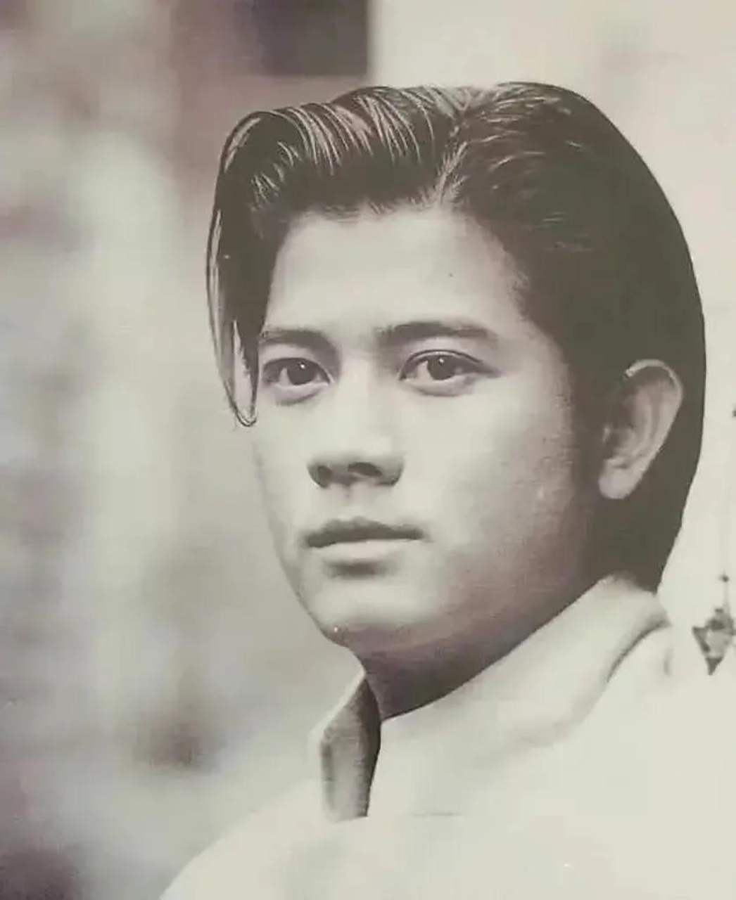 年轻时的郭富城,是一位气质帅气,颜值逆天的男神.