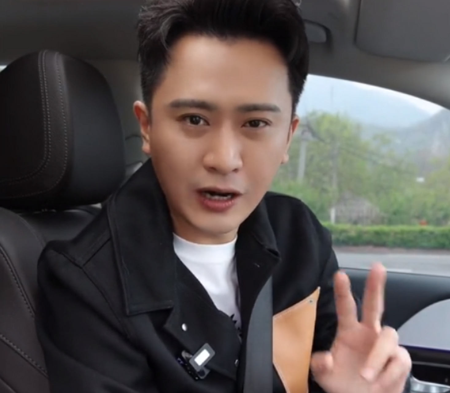 杨帆:撇开老婆和孩子,五一第一天带着妈妈和老丈母娘一起去旅游