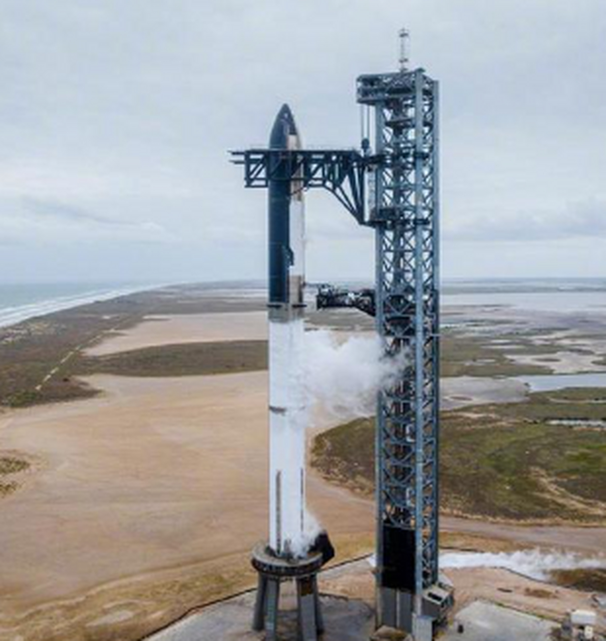 重型运载火箭"星舟"首次轨道试飞取消 美国太空探索技术公司17号宣布