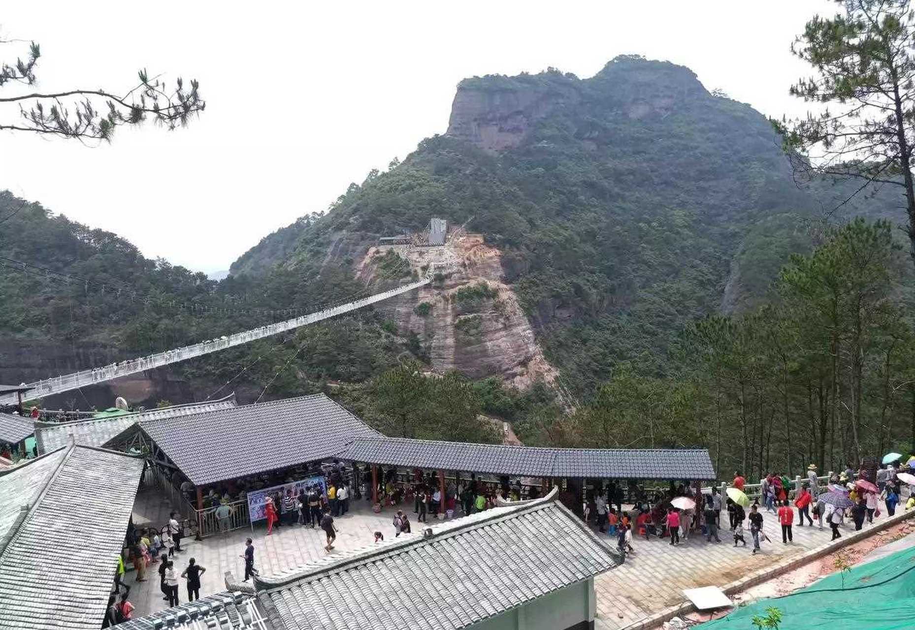 都峤山玻璃桥介绍图片