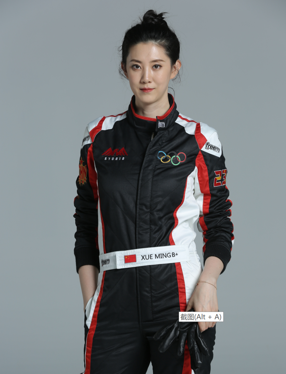 薛明,身高一米九,曾经是中国女排的一名国手,拥有着"最美女排国手"的