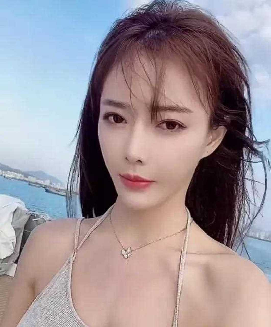 芮甜甜携神豪回归,王小源赎身!刺激,直播间现场对峙!