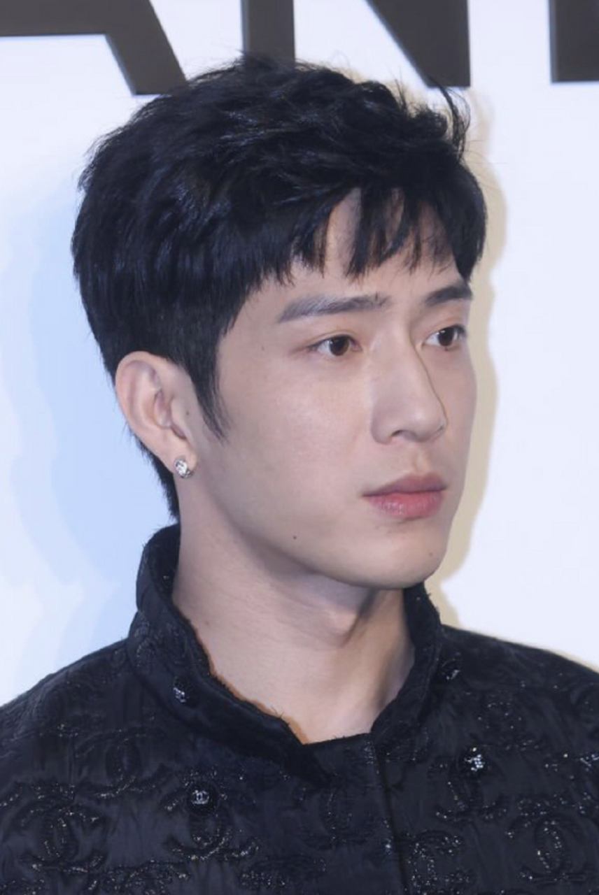 井柏然 双眼皮# 井柏然啥时候变成双眼皮了?