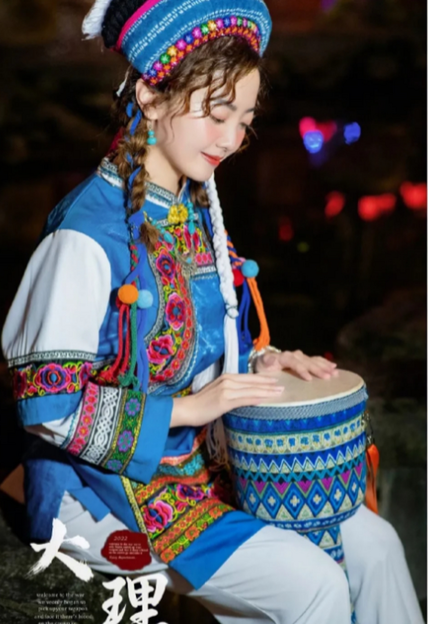 西南地区有一个汉化程度很高的少数民族叫做白族,人口约210万,主要