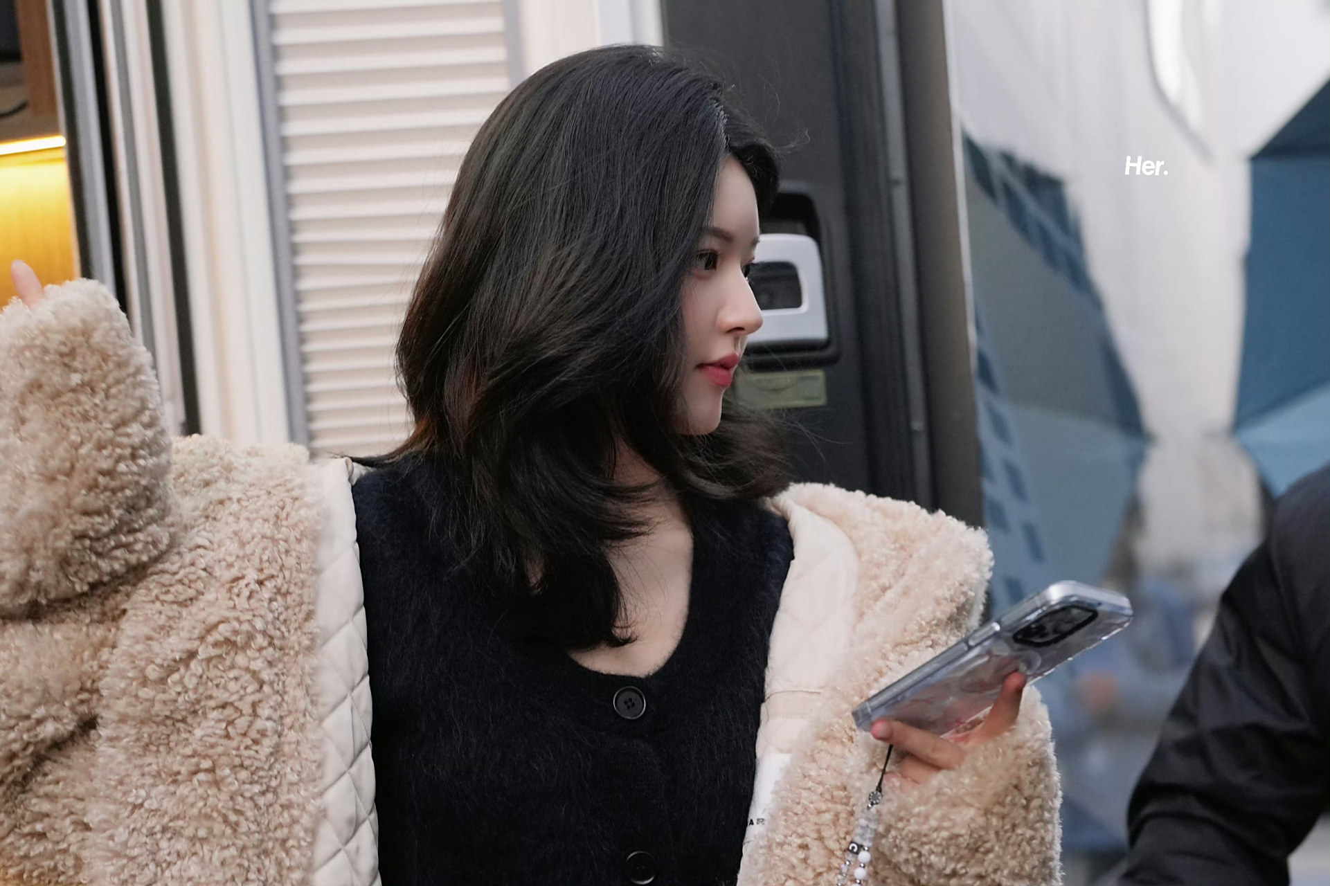 赵露思的短发造型,侧脸看着有点儿像林允儿,你觉得呢?