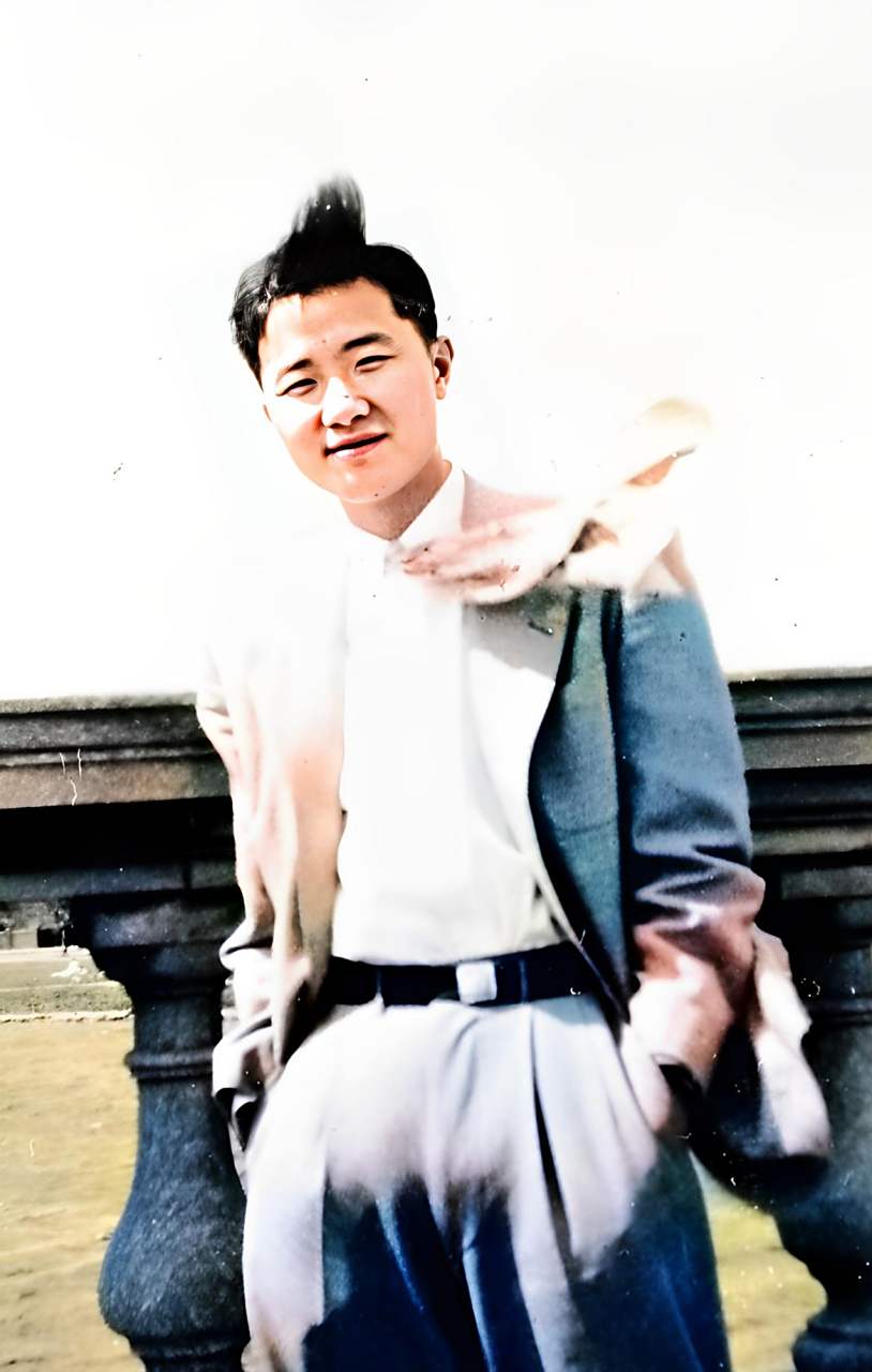 台积电创始人张忠谋年轻时的照片:当时正在美国哈佛大学读书.