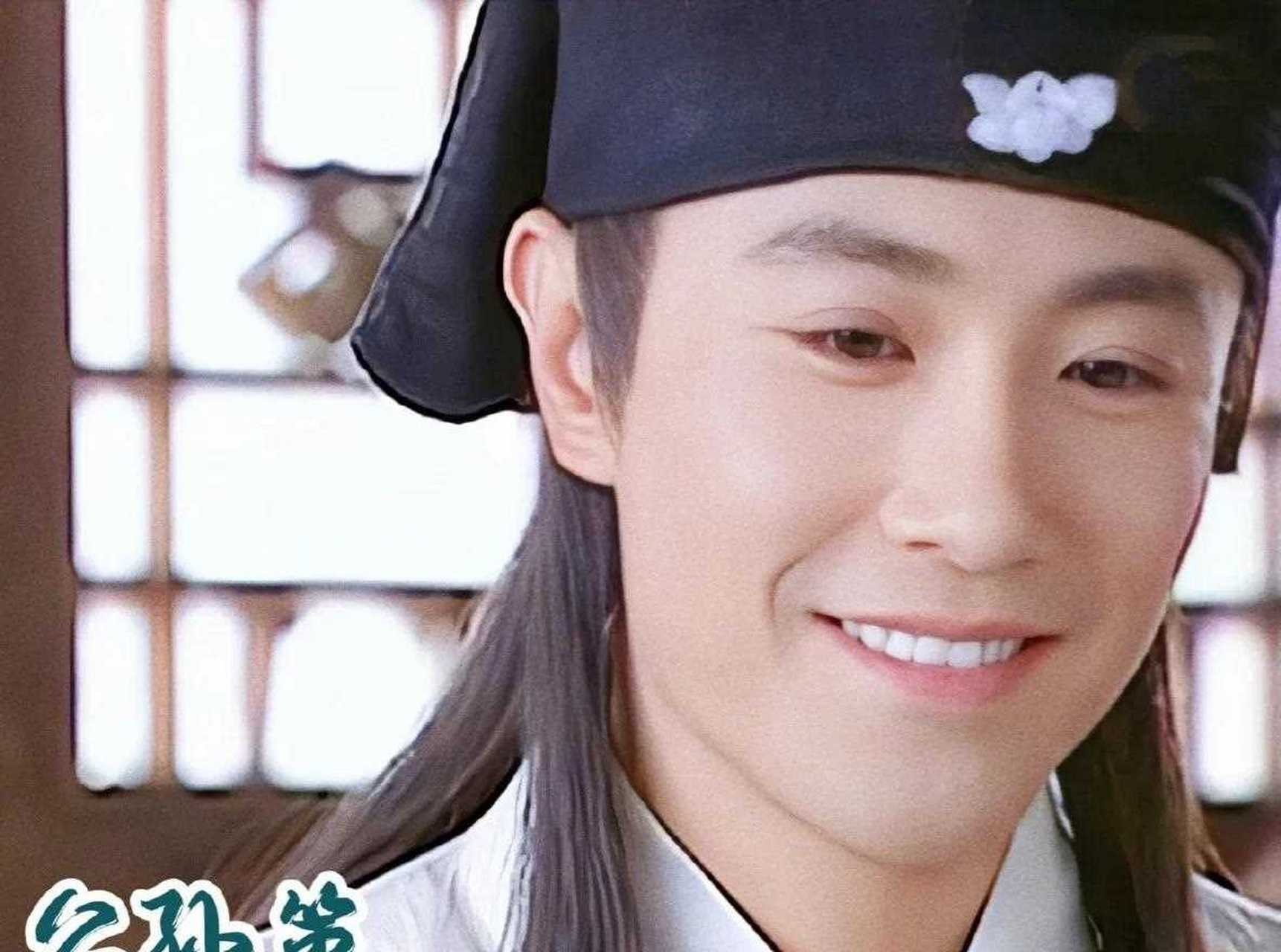 这是阳白雪朱伟的扮演者赵阳, 他更是《对决》里那个杀人诛心的大坏蛋
