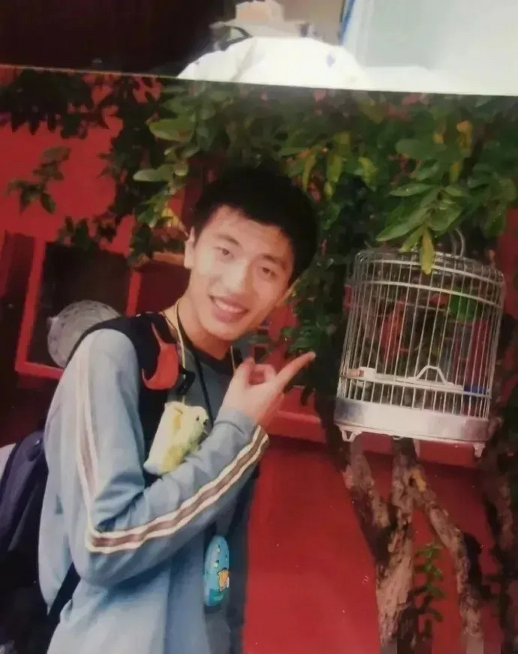 【张雪峰的黑料】  1,原名叫张子彪,上学时同学们都称他彪哥.