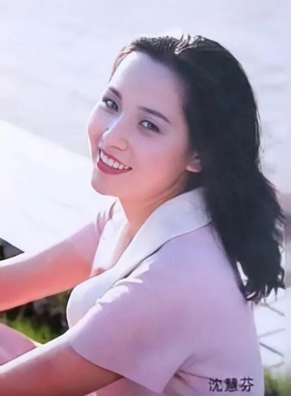 gif创作人# 《西游记》里的真真,爱爱,怜怜和她们的饰演者沈慧芬