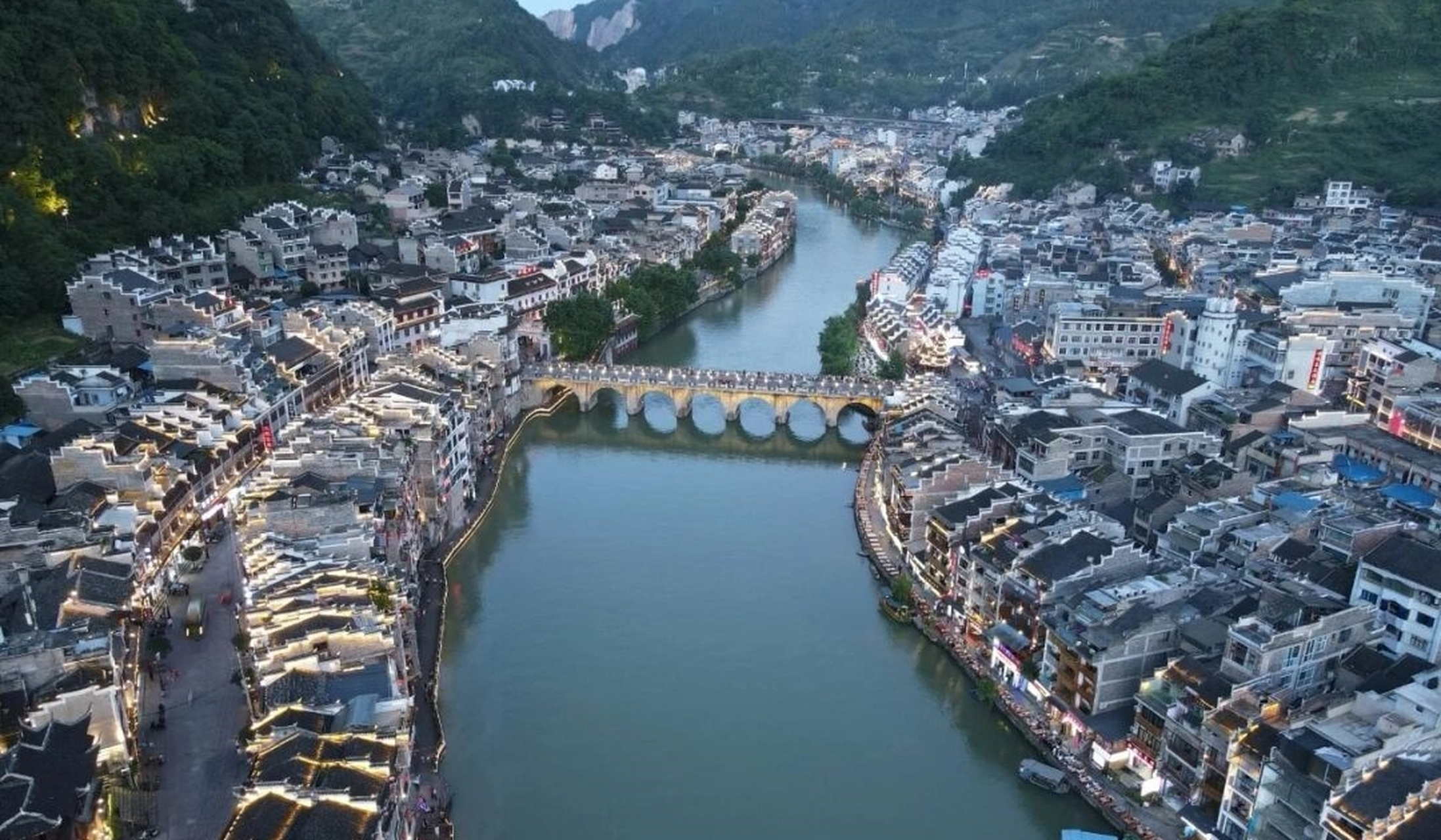 99精确位置:贵州省-黔东南苗族侗族自治州-镇远县-舞阳镇顺城街