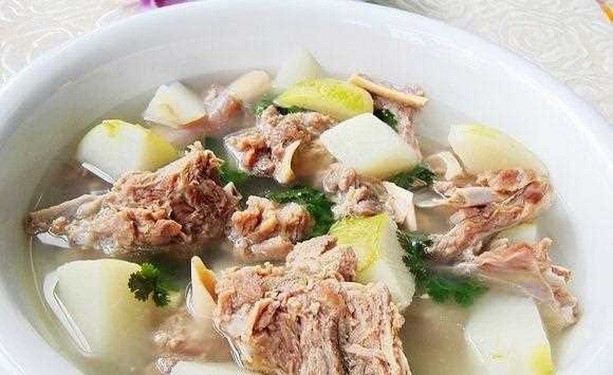 恰玛古炖羊肉》说起恰玛古,不但很多内地人不知道,有不少新疆人也不太