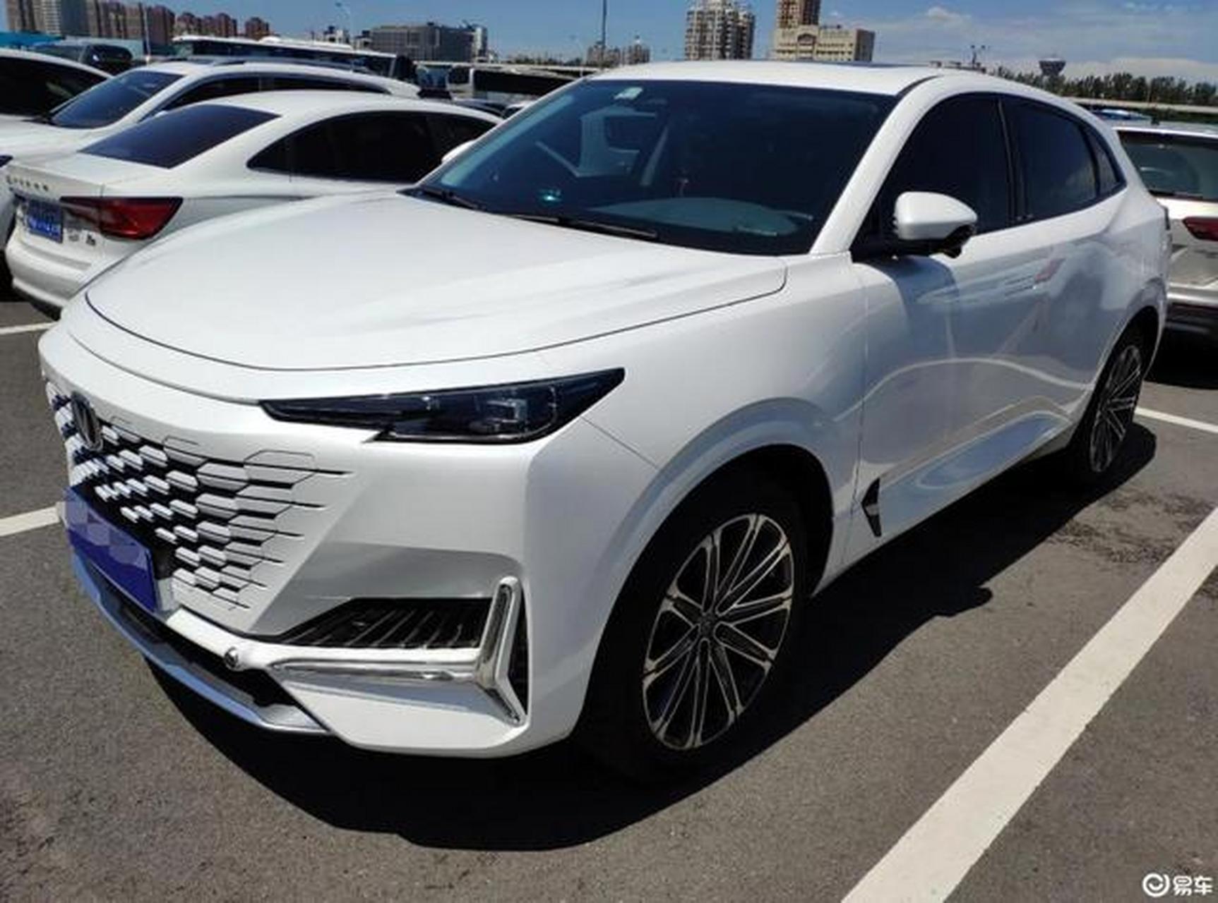 长安uni- -k 2021款2.0t手自一体两驱尊贵型  裸车价:16.