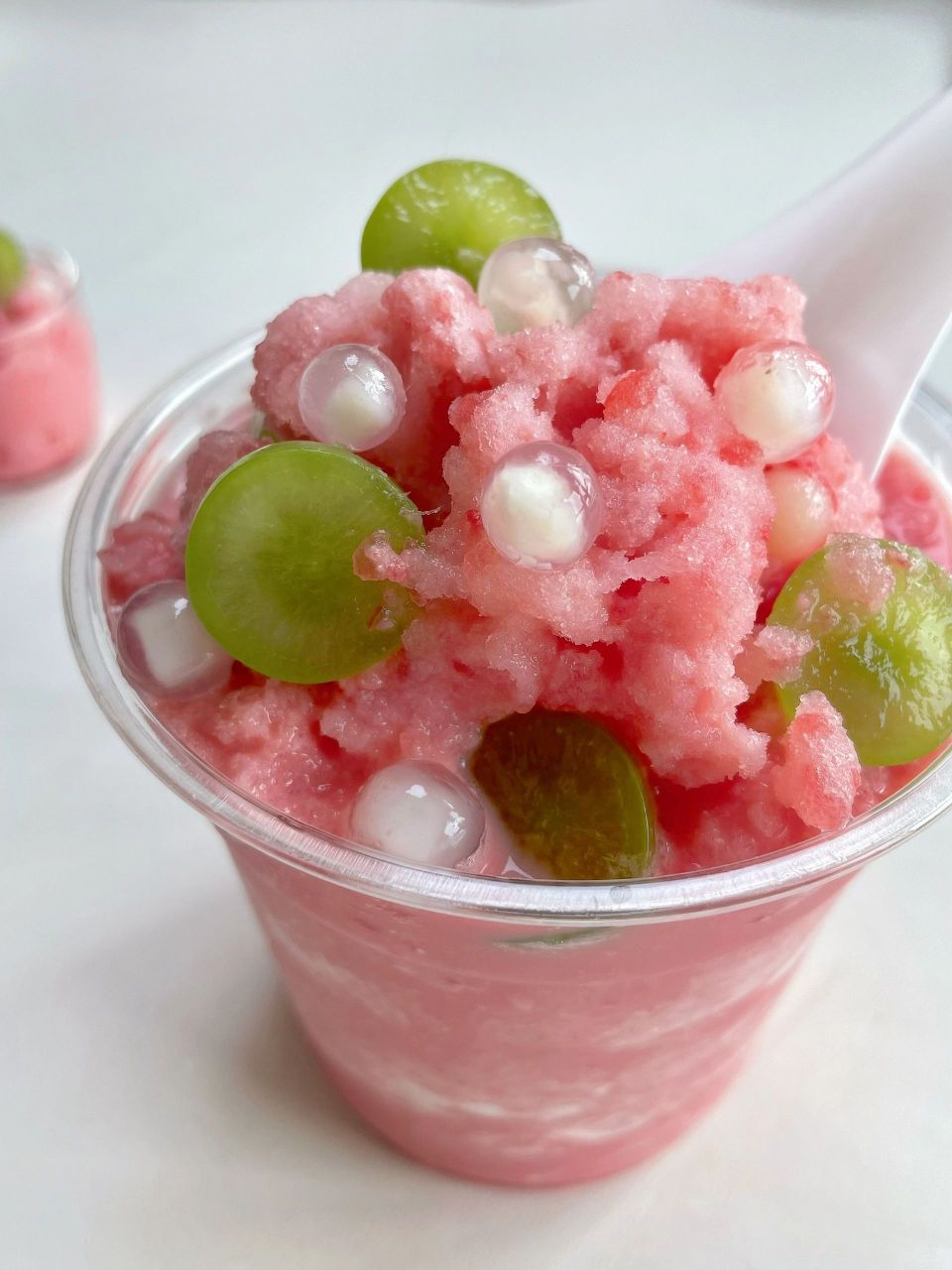 几分钟搞定的西瓜沙冰 谁懂啊!真的一口上头啊! 奶乎乎的,好绵密!