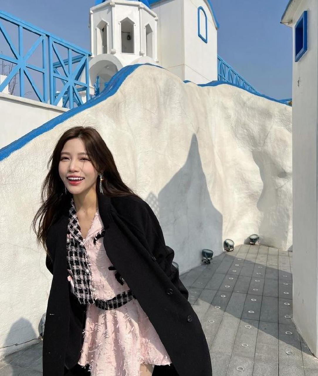女团成员沈之瑾美女小姐姐迷人美照欣赏,好漂亮啊