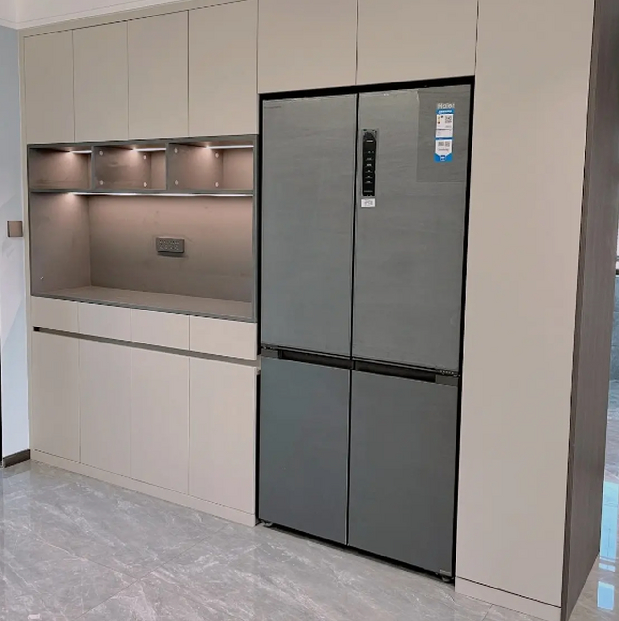 冰箱放餐厅餐边柜这样设计,       四款经典嵌入式冰箱案例,装修的