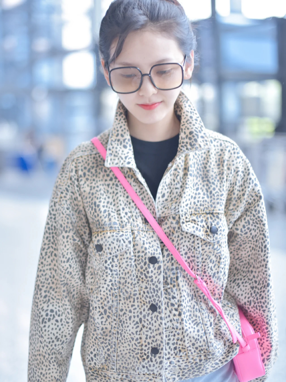 章若楠私服,初恋脸太好看了  章若楠机场私服穿搭分享91 外套03