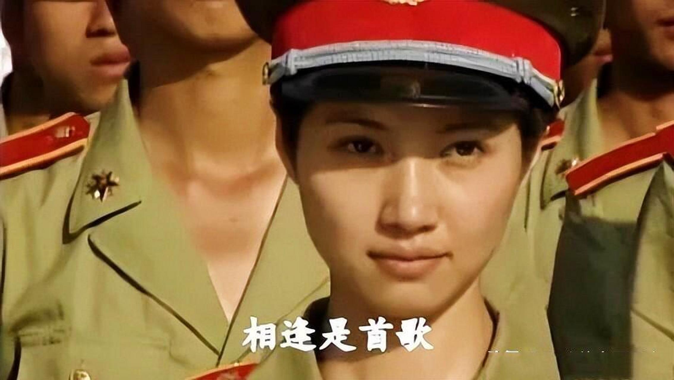 实力派女演员颜丙燕在《红十字方队》中饰演的女兵肖红让人眼前一亮.