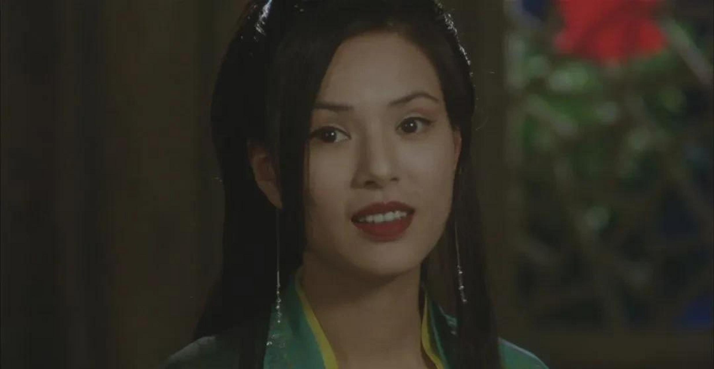 周星驰电影《大内密探零零发》里的李若彤,那时候是真美