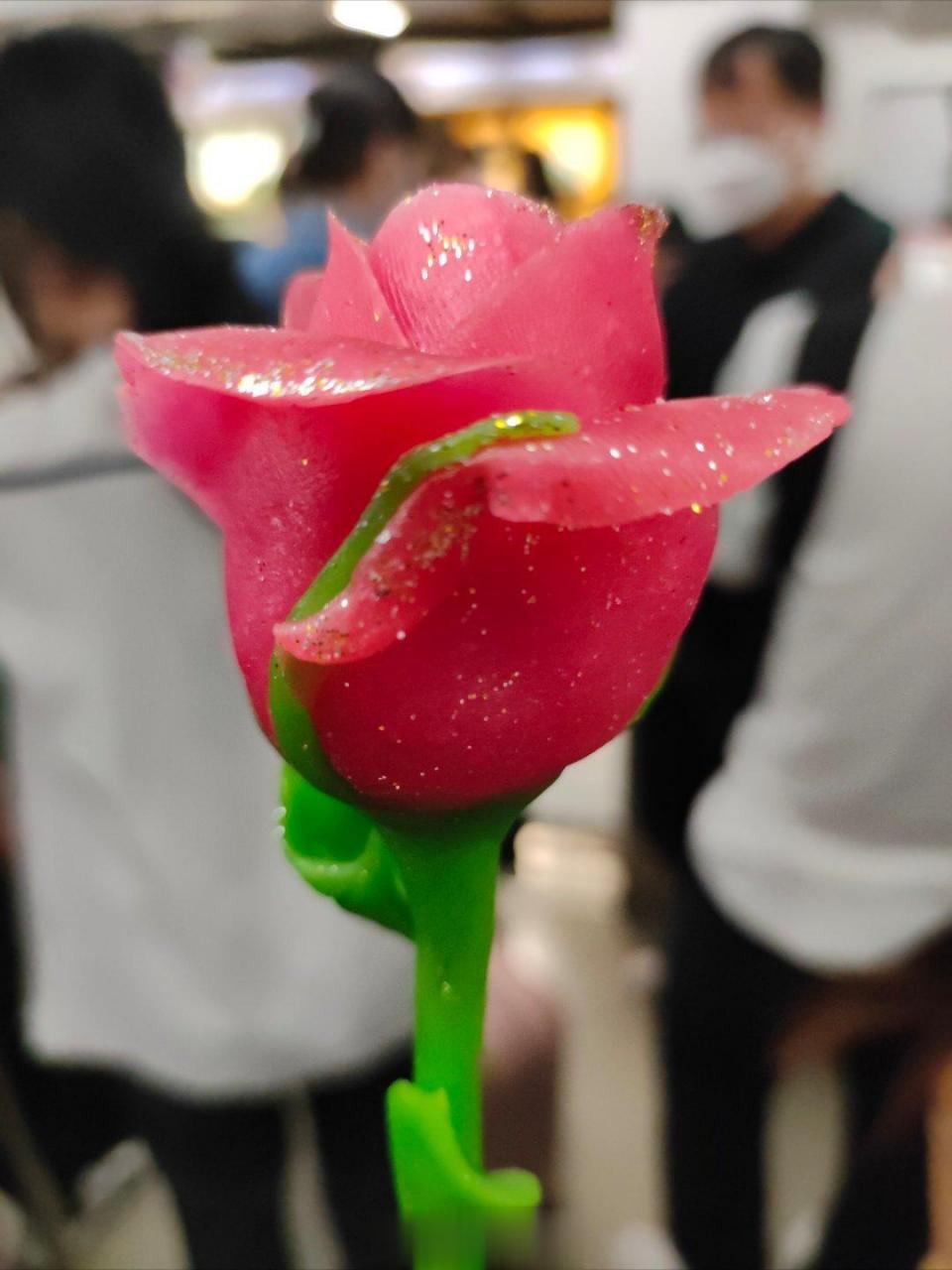面塑玫瑰花的制作步骤图片