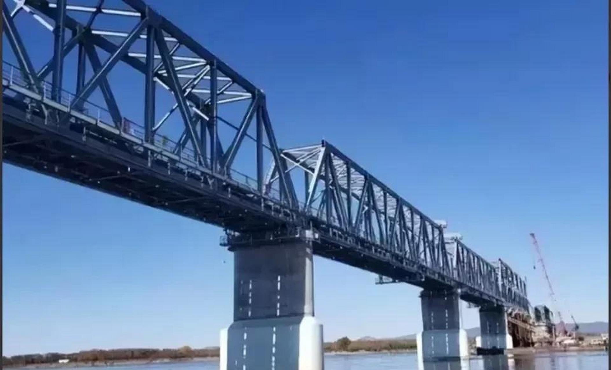 朝俄大桥对东北出海口有没有的影响 图一是图们江大桥的真实桥高11米