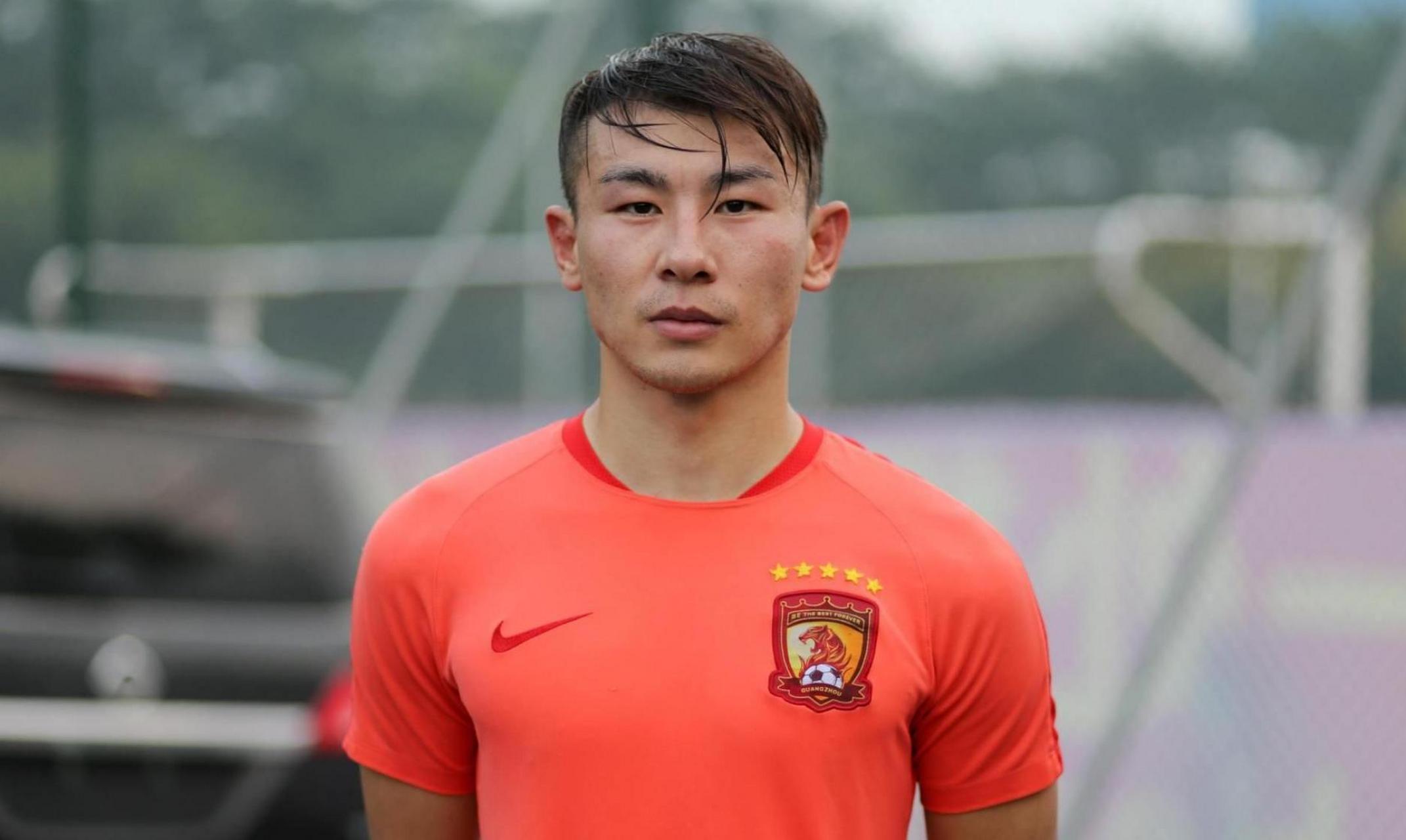 黄强歪谈体育认为,于汉超是当今中国为数不多的老将还