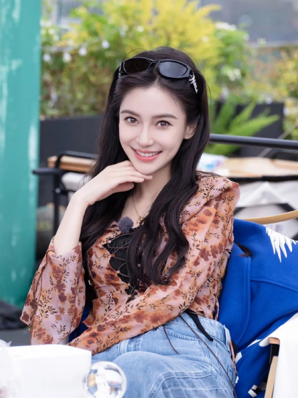 angelababy新一期 《是好朋友的周末》穿搭, 两套造型都是比较