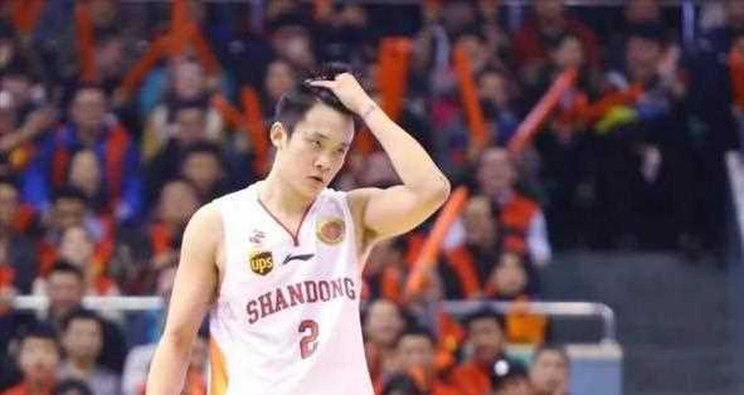 山东球迷期盼三年的丁彦雨航,在巩晓彬教练的离职与山东高速的回归之