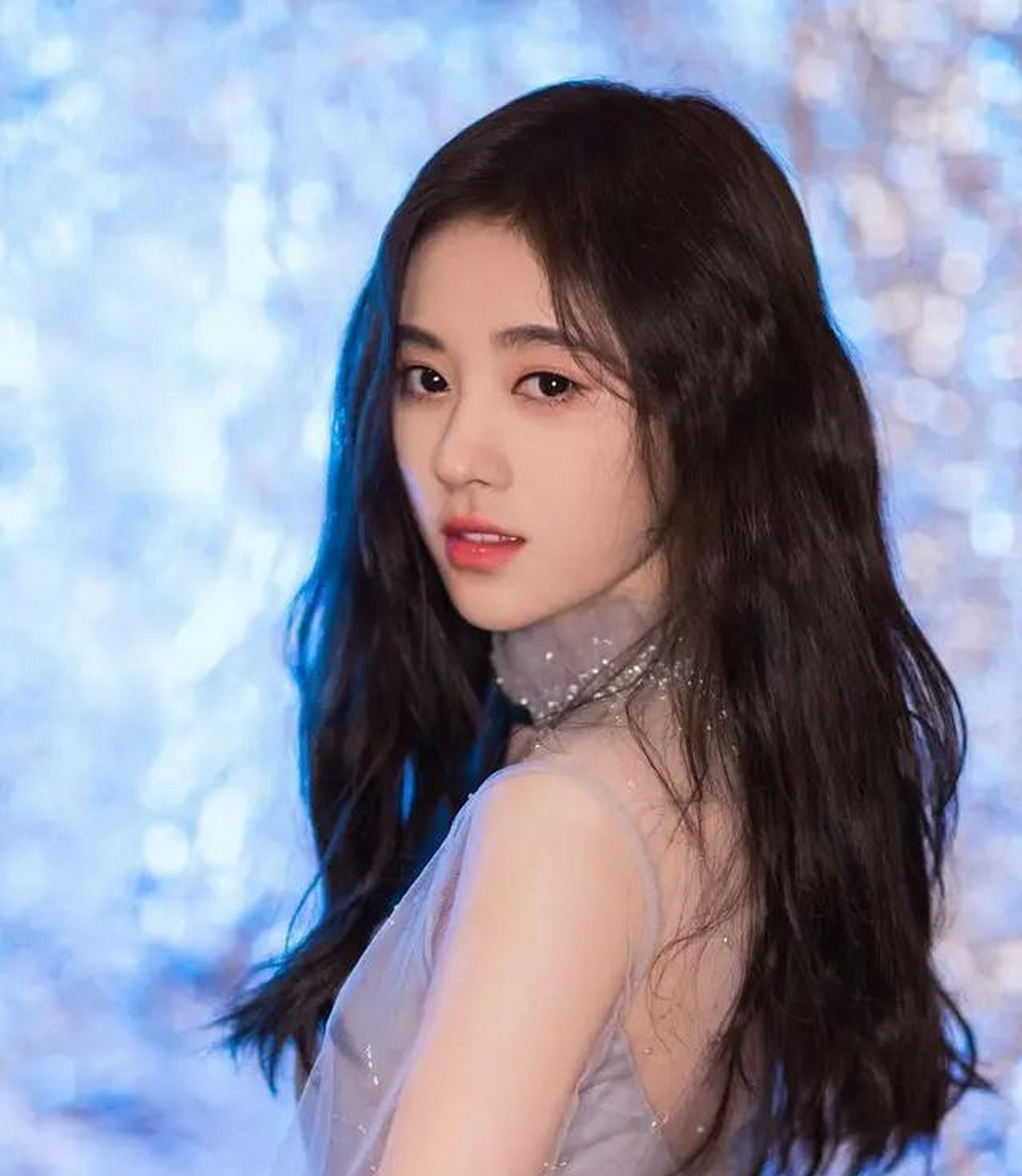 "四千年美女"鞠婧祎写真清新靓丽,魅力动人[奥利给]