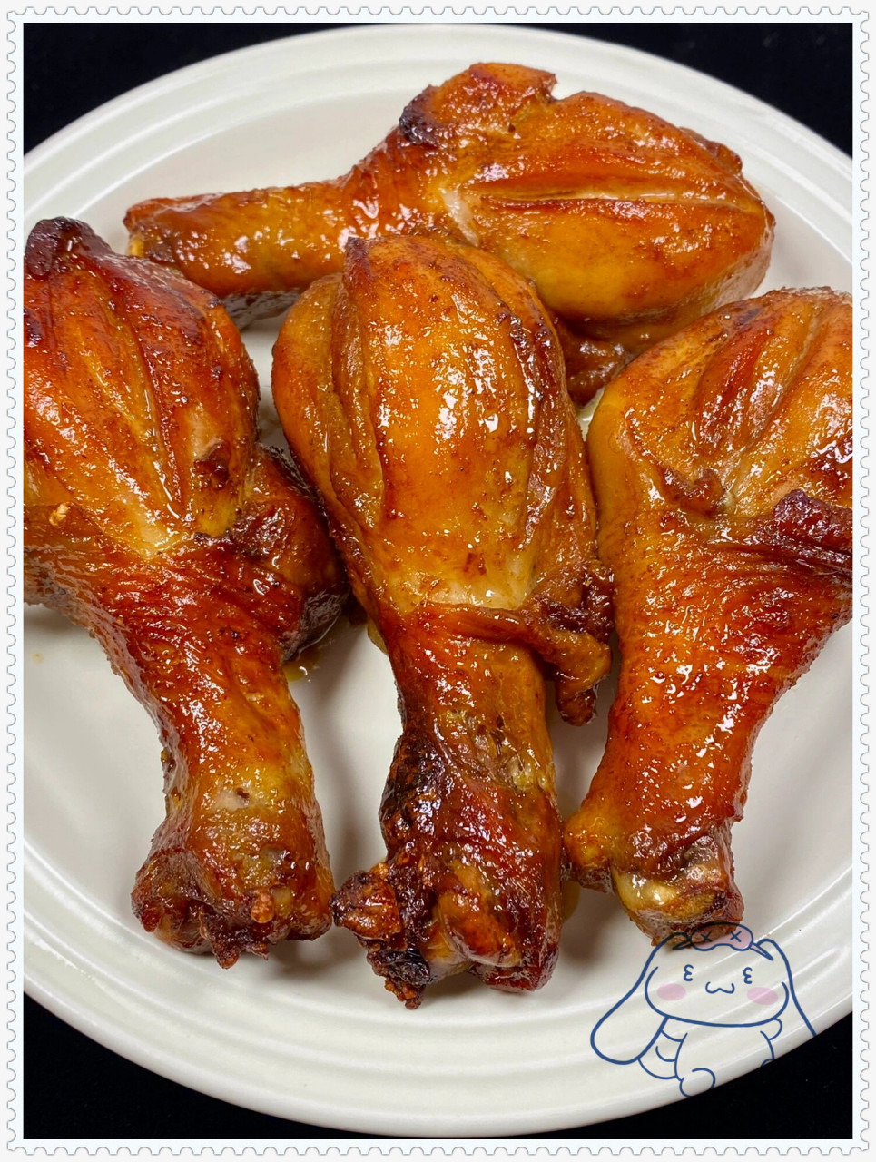 我妈用空气炸锅做的奥尔良烤鸡腿,好吃到舔手指!