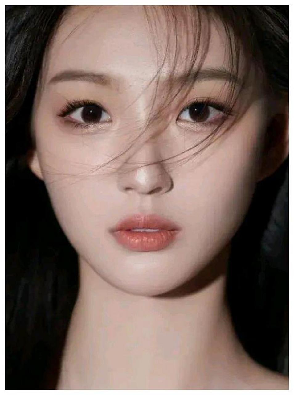 柳叶眉,杏核眼,樱桃小口一点点,东方古典美女标准