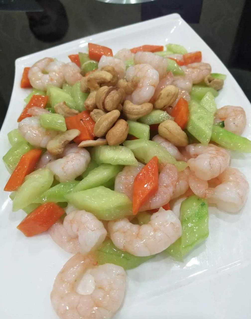 腰果虾仁:[开心] 虾仁咸鲜,腰果香脆[发怒]