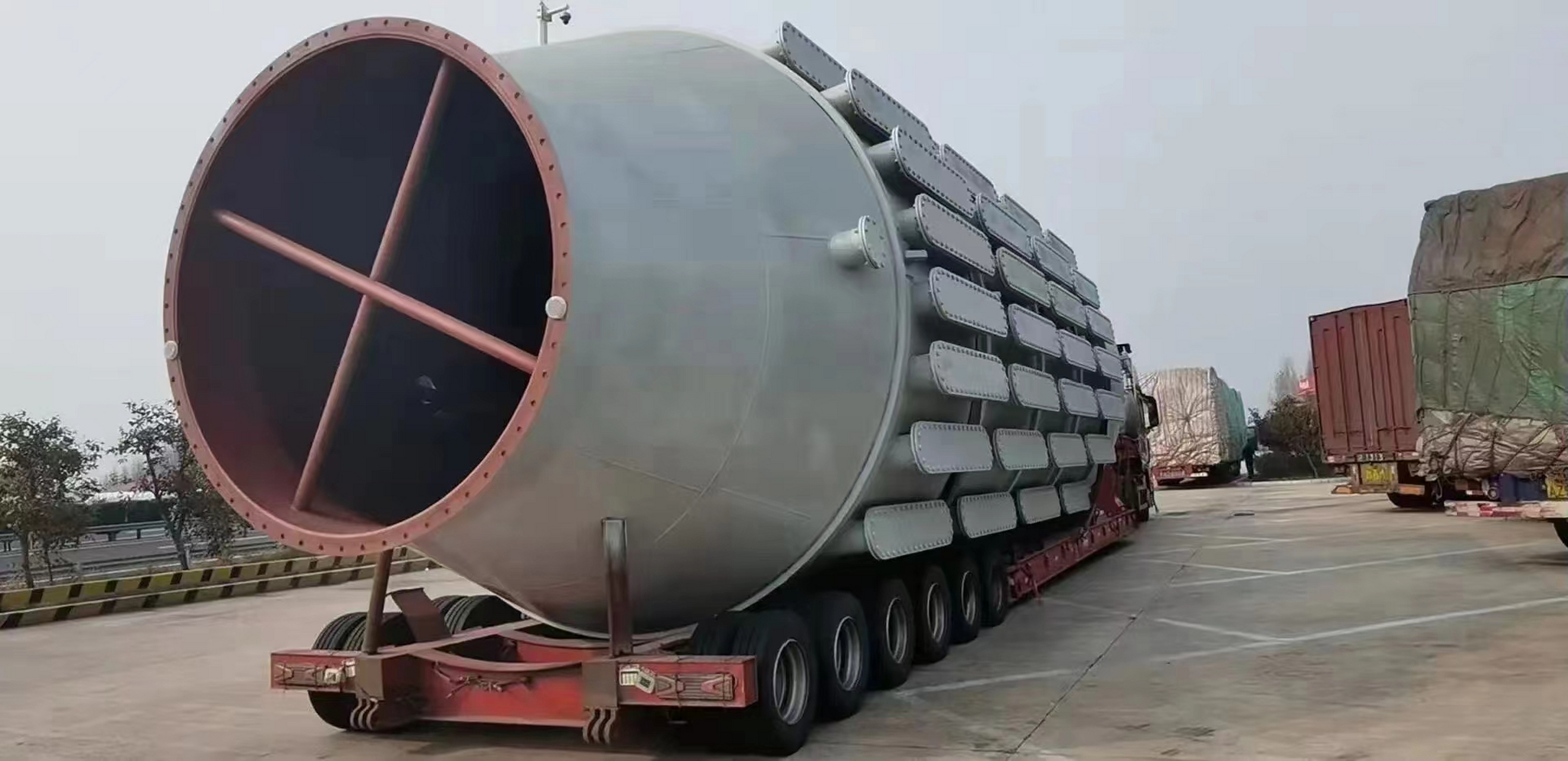 大件运输车辆类型 大件运输车有13米半挂车,17.