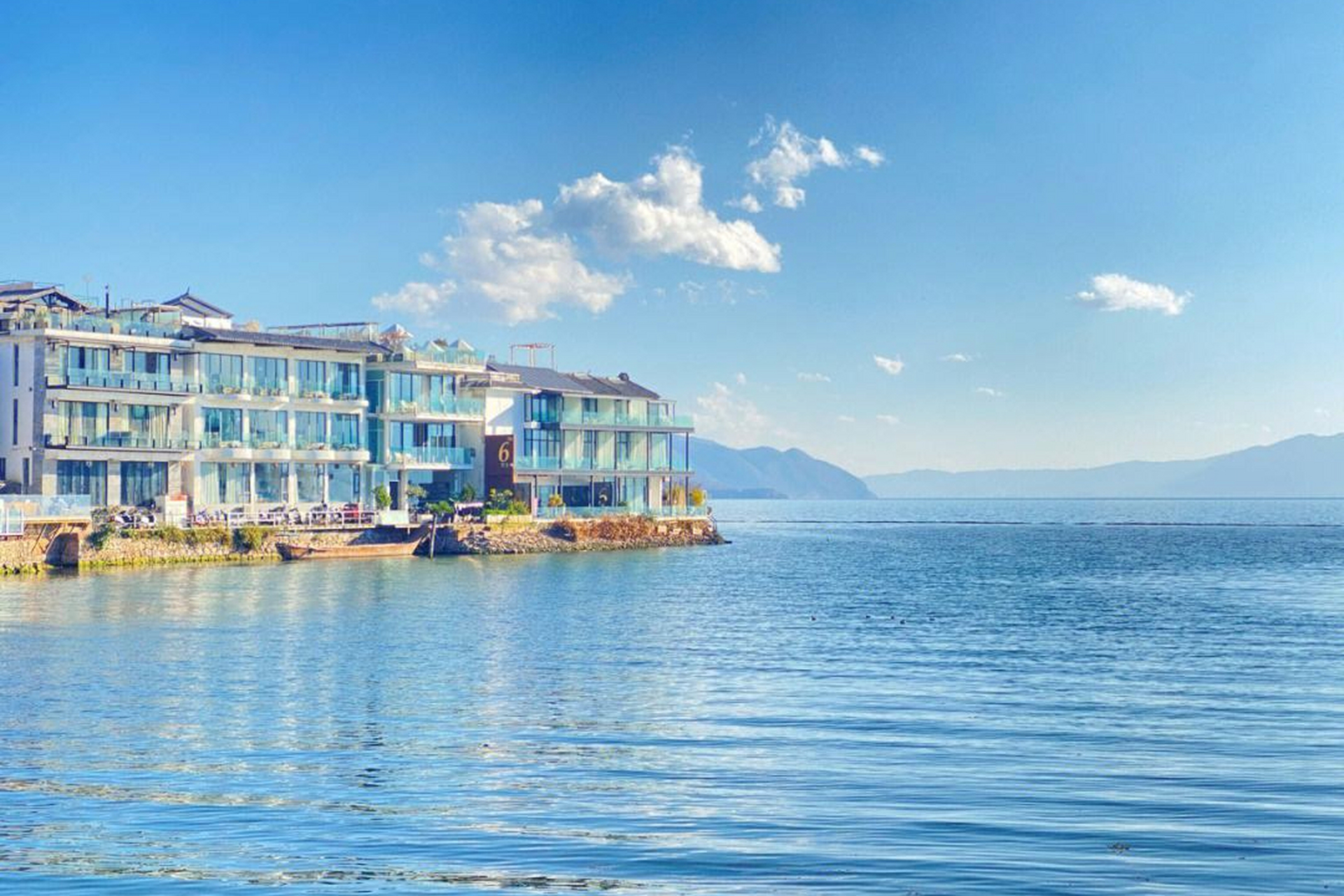 云南大理双廊旅游攻略  双廊,被誉为苍海风光第一镇,位于大理东北端,