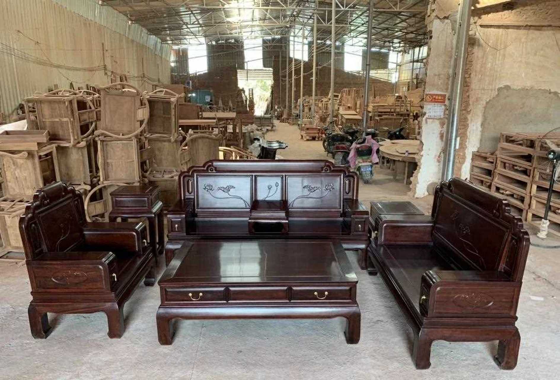 材质:柬埔寨黑酸枝[哈欠] 名称:大扶手荷花沙发七件套 三人座:218/64