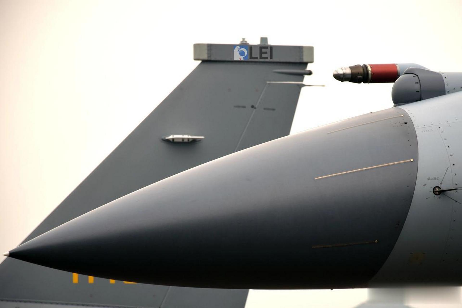 细品歼十c,可以查看编号批次那种.