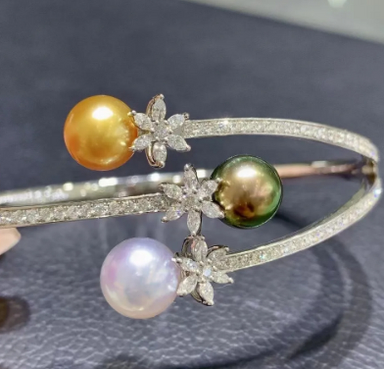 点击头像看直播##珍珠#澳白金珠大溪地钻石在钻石的闪耀中,珍珠显得