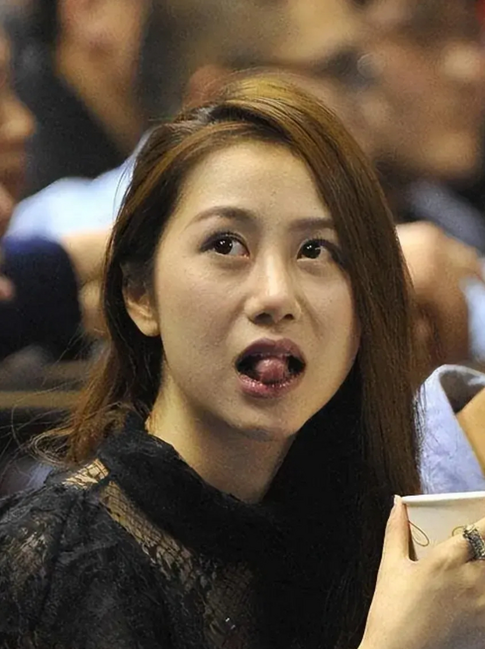 4位喜欢吐舌头的娱乐圈女明星