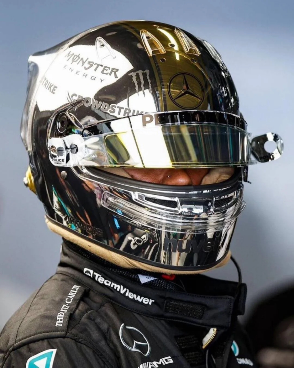 这哪是头盔啊 这是艺术品  空山基与汉密尔顿合作款头盔 电镀头盔不