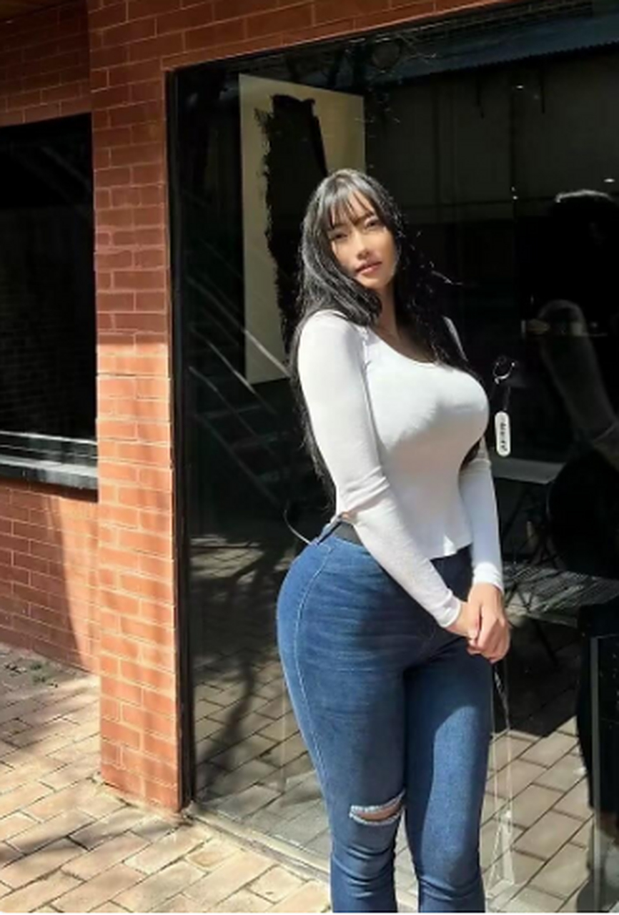 这是梨形身材的天花板吧